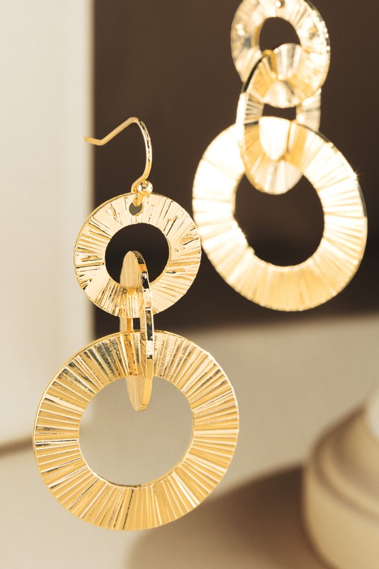 Gold Texture Circle Link Earring